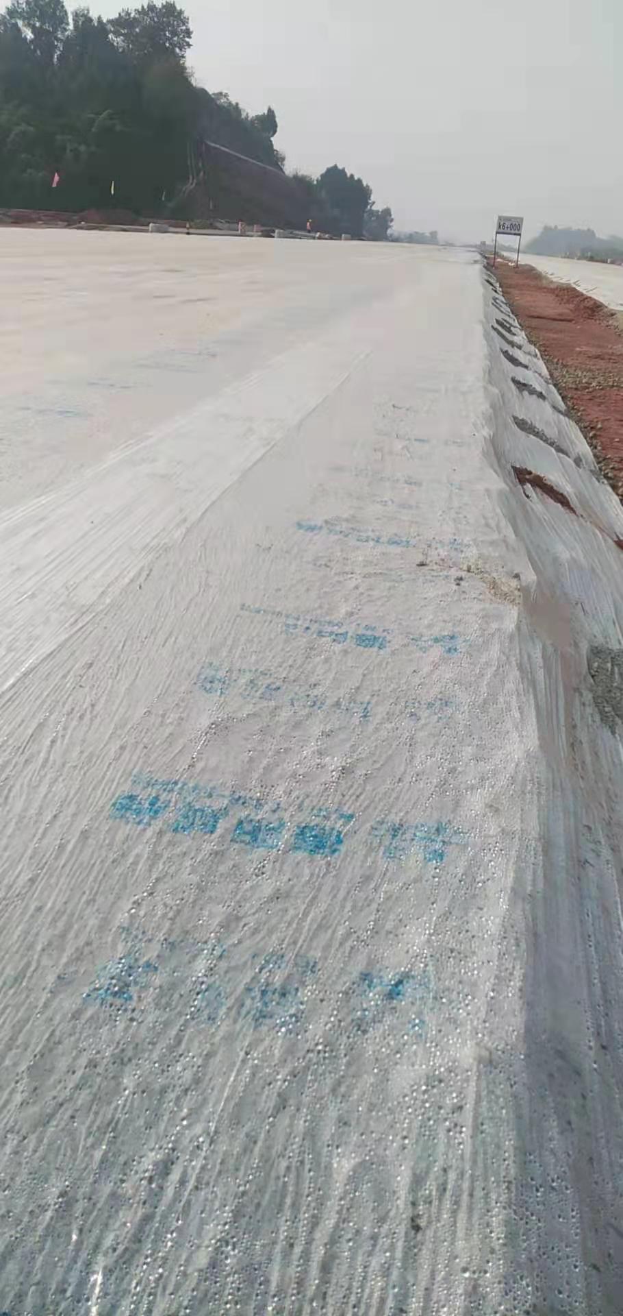 高速公路、高速鐵路里程居** 交通運(yùn)輸體系不斷*